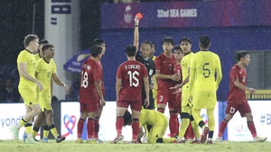 'Đam mê' đánh nguội, U22 Malaysia nhận liên tiếp 2 thẻ đỏ trong trận gặp U22 Việt Nam