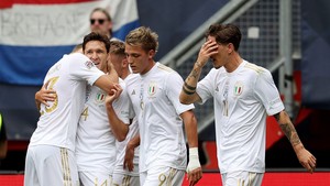 Thua Tây Ban Nha nhưng lại thắng Hà Lan, tuyển Ý đang trình diễn một thứ bóng đá 'hai mặt'