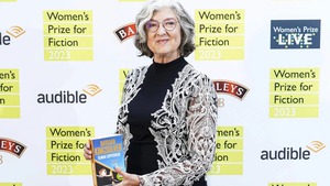 Barbara Kingsolver lần thứ 2 thắng Giải Tiểu thuyết của phụ nữ: Một 'Charles Dicken' nữ của thế kỷ 21?