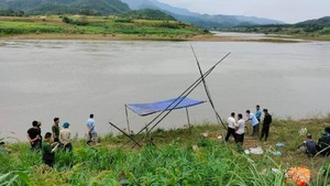 Đã tìm thấy thi thể cháu bé đuối nước trên sông Hồng tại Lào Cai
