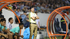 V-League đua nước rút và nỗi lòng Lê Huỳnh Đức, Vũ Tiến Thành