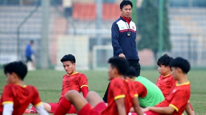 HLV Hoàng Anh Tuấn gặp khó khi tuyển quân cho đội U23 Việt Nam dự giải Đông Nam Á