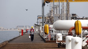 Giá dầu châu Á 'neo' gần mức cao nhất ba tháng qua