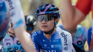 Nguyễn Thị Thật thi đấu cực kiên cường, bám trụ ở giải đua xe đạp danh tiếng hàng đầu châu Âu