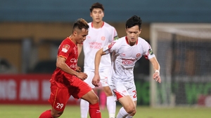 HLV Trần Công Minh: 'Ngôi vô địch V-League còn bỏ ngỏ'