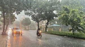 Bắc Bộ, Thanh Hóa, Nghệ An có mưa rào và dông