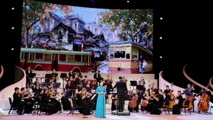 Hòa nhạc Giao hưởng Tháng Tám khai màn Nhà hát Hồ Gươm 