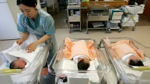 Hàn Quốc khuyến khích người dân tăng tỷ lệ sinh con