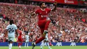 Salah ghi bàn, Liverpool bỏ túi 3 điểm trước Bournemouth trong thế 10 người