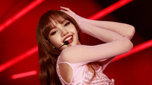 Lisa Blackpink vướng vào tin đồn tình ái liên quan đến quán rượu 18+ tại Paris