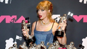Taylor Swift 'càn quét' mọi giải thưởng tại VMAs 2023