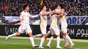‘Em út’ của ĐT Việt Nam đi vào lịch sử khi xé lưới đội bóng số 1 châu Á, góp phần tạo ra kết quả khó tin khiến lãnh đạo AFC khen ngợi