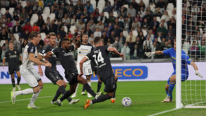 Thắng nhọc đội cửa dưới, Juventus đánh chiếm vị trí nhì bảng Serie A