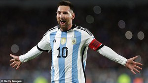 Messi sút phạt siêu đẳng, Argentina ra quân suôn sẻ tại vòng loại World Cup 2026