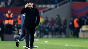 Xavi chia tay Barcelona là một cuộc chia tay 'tàn nhẫn'