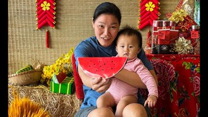Tin nóng thể thao tối 29/1: Huyền thoại Ngọc Hoa hiếm hoi lộ diện, đưa con gái hơn 8 tháng tuổi đi chơi