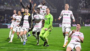 Juventus ngược dòng kịch tính, tiếp tục bám đuổi Inter trong cuộc đua vô địch