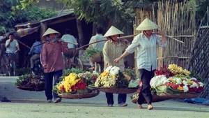 Cuộc sống sau ống kính: Những gánh hàng hoa