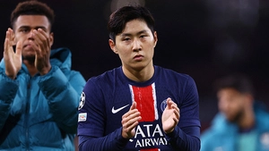 Báo Hàn đưa ra thống kê đáng buồn của Lee Kang In ở trận thua Arsenal, chỉ ra sai lầm chiến thuật của HLV PSG