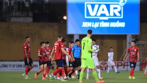 Sự thật về quả penalty phút bù giờ trận Hà Nội-CAHN