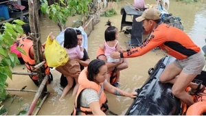 Philippines: Nhiều người mắc kẹt trong nước lũ do bão Trami - Số nạn nhân thiệt mạng tăng lên ít nhất 40 người