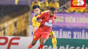 CLB Thanh Hóa chiếm ngôi đầu V-League, cuộc đua vô địch trở nên khó lường với 5 đội bám đuổi nhau 