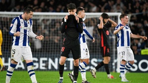 Barcelona thất bại vì... gậy ông đập lưng ông