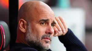 Cafe đầu tuần: Pep Guardiola đã mất cảnh giác?