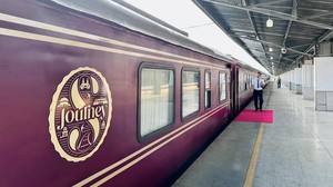 Chuyến tàu The first luxury train in Vietnam - Sjourney