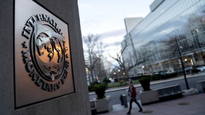 IMF: Kinh tế toàn cầu sẽ gặp rủi ro nếu các ngân hàng trung ương vội vàng giảm lãi suất