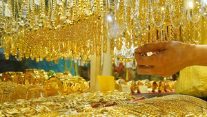 Giá vàng sáng 20/2 giảm 300 nghìn đồng/lượng