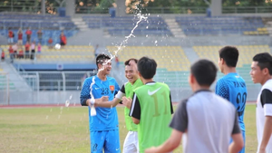 Ghi 5 bàn vào lưới đội hạng 3 châu Á, đội bóng Việt Nam tạo địa chấn, khiến báo nước ngoài thừa nhận đẳng cấp