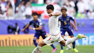 Iran ngược dòng thắng 2-1 ở tứ kết, ĐT Nhật Bản bị loại bởi quả 11m nghiệt ngã ở phút bù giờ