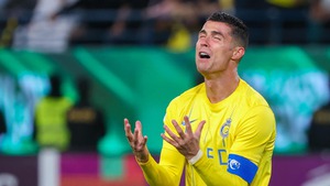 Al Nassr bị loại ở Cúp C1 châu Á, Ronaldo bị chỉ trích vì ‘pha bỏ lỡ kỳ lạ nhất sự nghiệp’