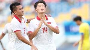 Song hành cùng đội tuyển quốc gia, đội U23 Việt Nam tập trung với 24 cầu thủ