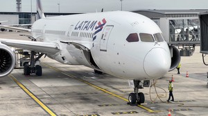Điều tra vụ máy bay Boeing 787 giảm độ cao đột ngột, khiến 50 người bị thương