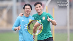 Tuấn Anh tươi cười tập luyện với CLB Nam Định, nhưng đầu gối vẫn khiến CĐV lo lắng