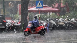 Thủ đô Hà Nội có mưa lớn cục bộ