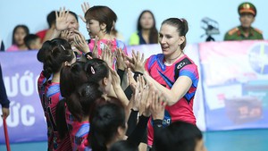 Chủ công bóng chuyền đẳng cấp thế giới Polina sắp tái xuất Việt Nam, Cai Xiaoqing sẽ có đối trọng lớn