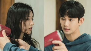 Tập 5 'Queen Of Tears': Kim Soo Hyun chăm sóc Kim Ji Won siêu tình cảm