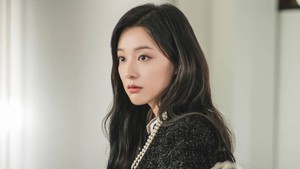Kim Ji Won 'Queen of Tears' hiện đang 'hot' nhất làng giải trí
