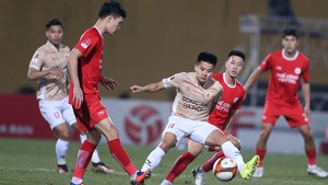 Nhường sân cho U23 Việt Nam, V-League lại ngắt quãng