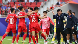 Sao trẻ Việt Nam ghi bàn vào lưới Nhật Bản tái xuất V-League sau án kỷ luật, 2 HLV nói lời thật lòng