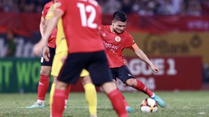 Quang Hải đá phạt thành bàn giúp CAHN chiếm vị trí thứ 2, trở lại cuộc đua vô địch V-League