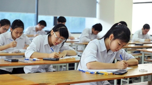 Hà Nội: Học sinh lớp 12 thi thử tốt nghiệp Trung học Phổ thông
