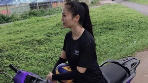Hot girl bóng chuyền nổi tiếng Việt Nam đi xe sang, sở hữu nhiều bất động sản, là doanh nhân thành đạt ở tuổi 30