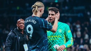 Những người hùng đúng lúc của Man City