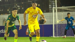 Cựu tuyển thủ Việt Nam khiến người hâm mộ thán phục