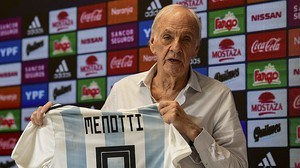 Cựu HLV của đội tuyển Argentina và Barca qua đời