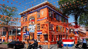 Mong Hà Lan vô địch EURO, fan biến cả phố thành màu cam 